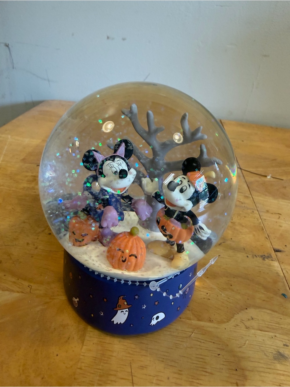 NEW Mickey and Minnie Disney Halloween Snow Globe Celebrate Together